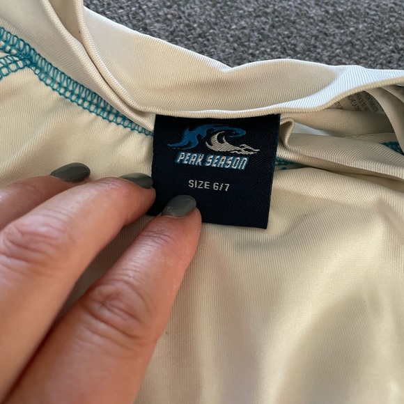 White boy’s rashguard - Picture 2 of 3
